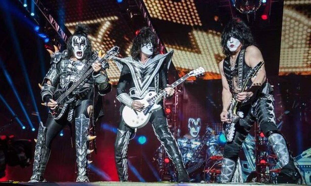Oι Kiss όχι μόνο δεν πάνε στη Μόσχα αλλά καλούν και όλα τα συγκροτήματα να ακυρώσουν τις εμφανίσεις τους
