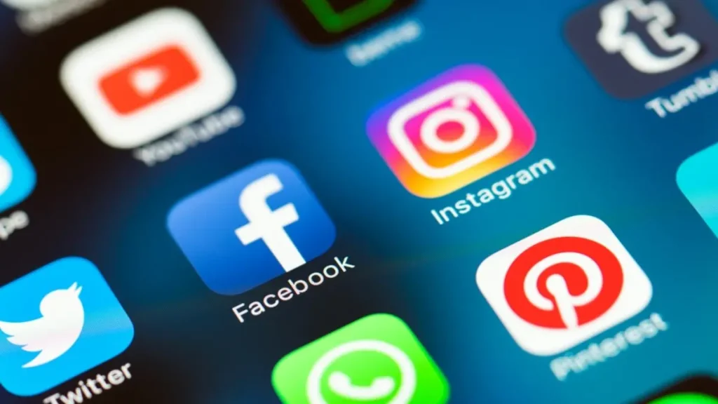 Η Ρωσία χαρακτηρίζει το Facebook και επίσημα ως εξτρεμιστική οργάνωση!