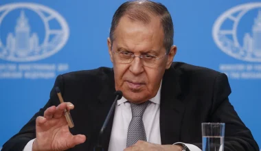 Σ.Λαβρόφ: «Η Ρωσία παραμένει ανοιχτή σε διπλωματική λύση για την Ουκρανία»