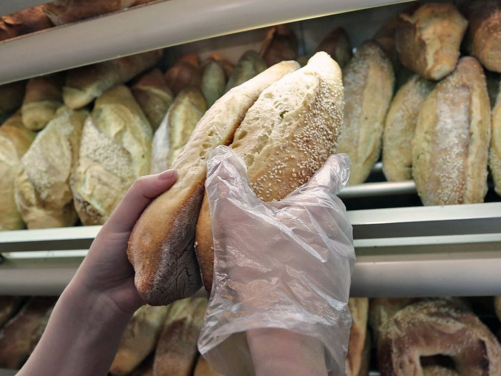 Προβλέψεις-σοκ: Στα 3-4 ευρώ το ψωμί στην Ελλάδα λόγω των ρωσικών αντι-κυρώσεων στη Δύση! (φώτο)