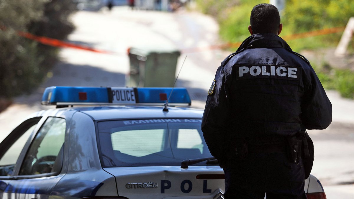 Ζάκυνθος: Αλλοδαπός ξυλοκόπησε γυναίκα και τους αστυνομικούς που πήγαν να τον συλλάβουν