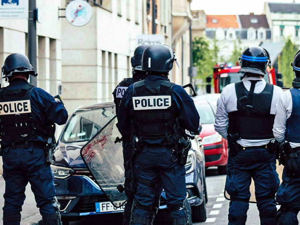 Γαλλία: Αστυνομικοί πυροβολήσαν έναν άνδρα έπειτα από επίθεση με μαχαίρι