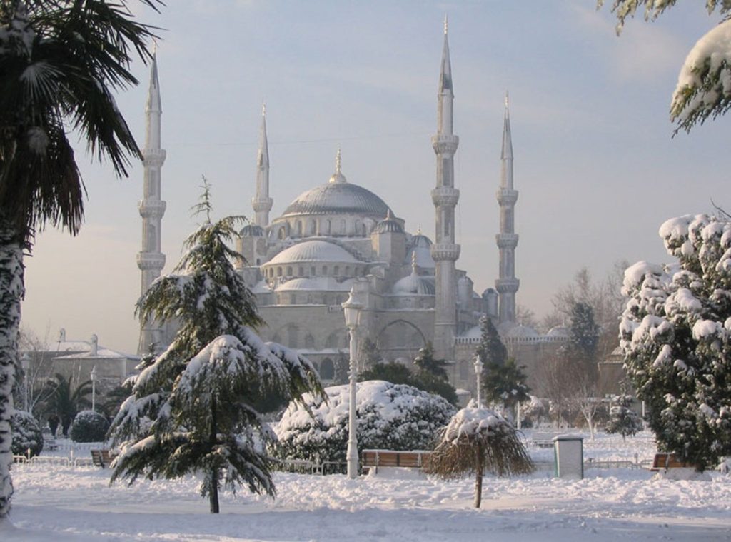 Κωνσταντινούπολη: Ο χιονοπόλεμος πήρε άσχημη τροπή – Επτά τραυματίες από πυροβολισμούς