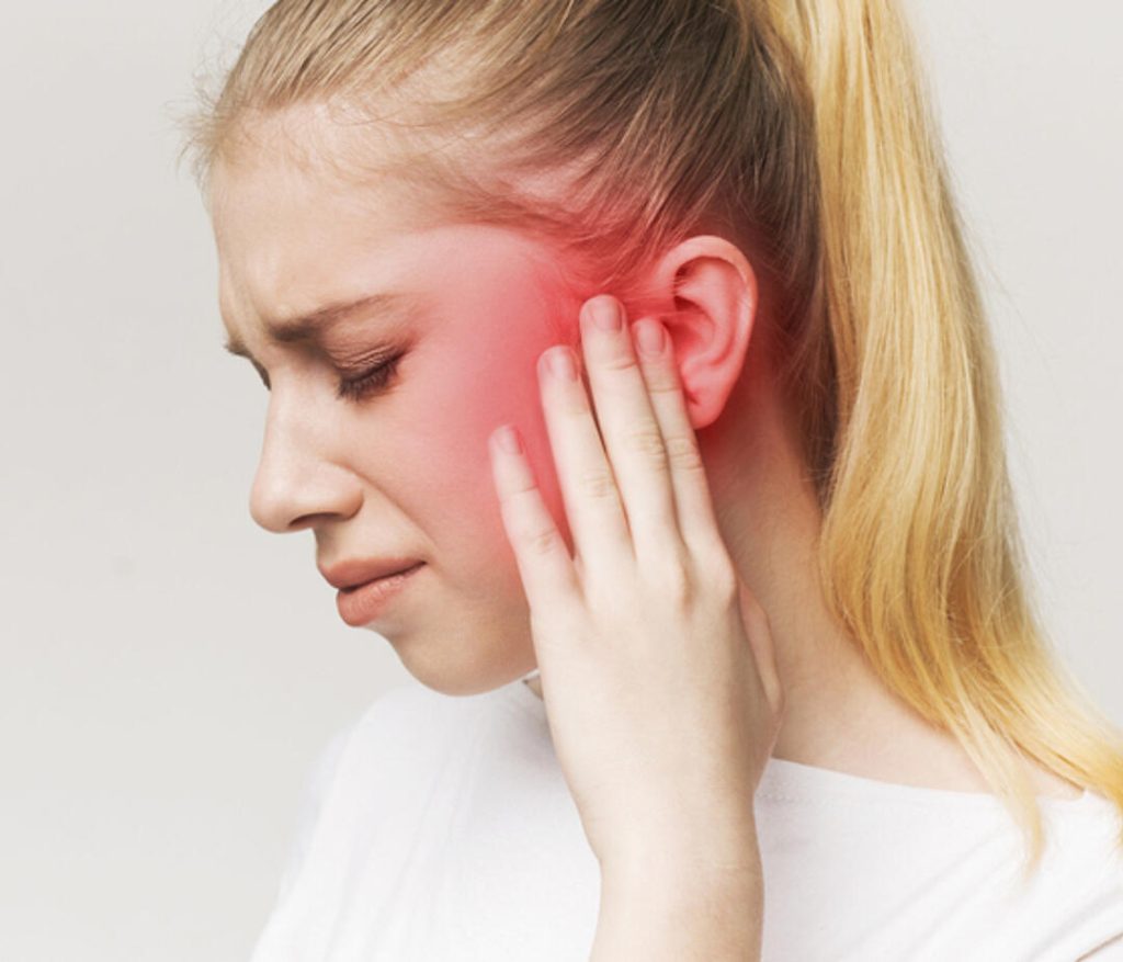 Προαυλικός κολπίσκος: Όσα πρέπει να ξέρετε για τη μικροσκοπική τρύπα που έχουν κάποιοι στο αυτί τους (φώτο)