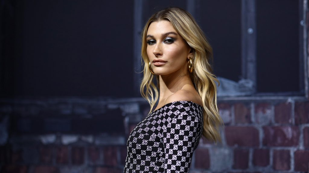 Με εγκεφαλική θρόμβωση μετά το εμβόλιο κατά Covid-19 η σύζυγος του Τζάστιν Μπίμπερ, Xέιλι (φώτο)