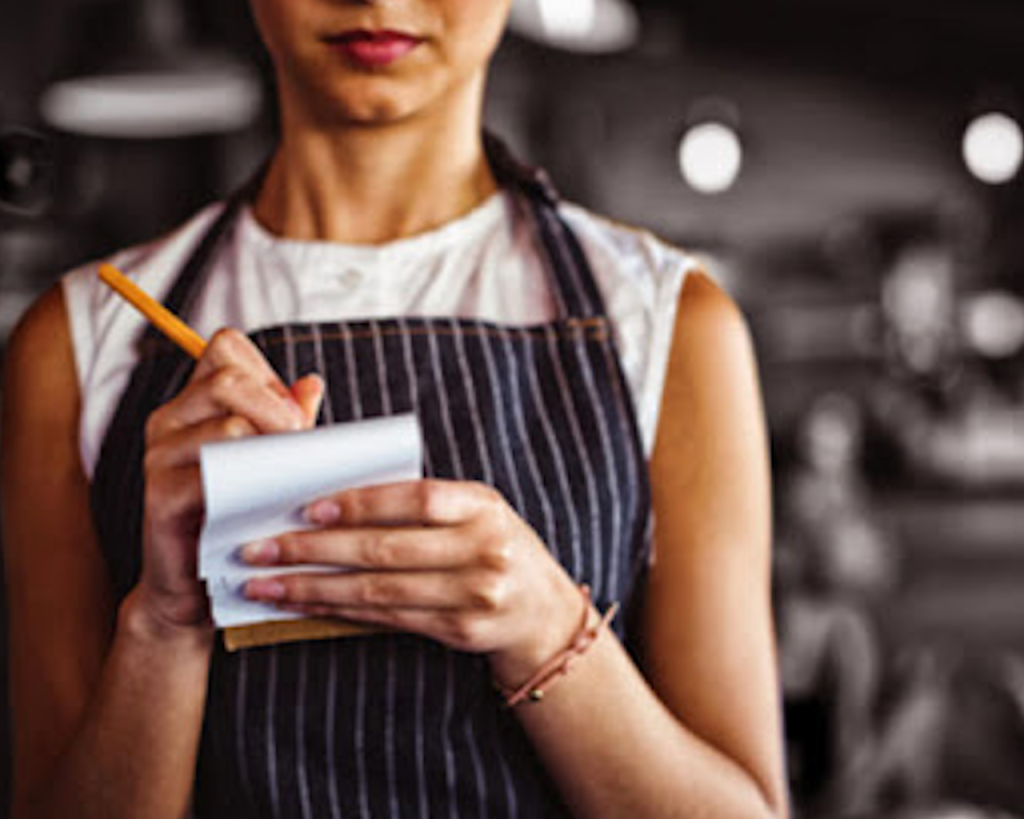 Βόλος: Χαμός σε καφετέρια – Πελάτης γδύθηκε και έδειξε τα γεννητικά του όργανα στην σερβιτόρα