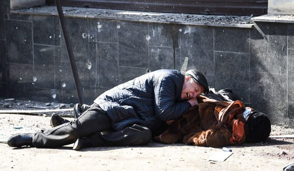 Συγκλονιστικό βίντεο από τον βομβαρδισμό του Ντόνετσκ από τους Ουκρανούς – Σκοτώθηκαν τουλάχιστον 23 άμαχοι