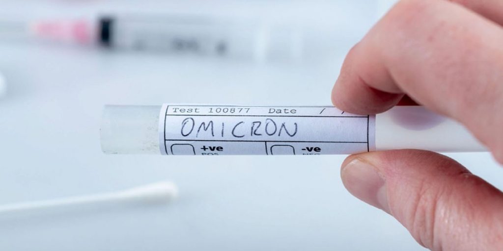 Νέα μελέτη: Η Όμικρον παραμένει λοιμογόνος πάνω στις επιφάνειες για περισσότερο καιρό από ό,τι ο αρχικός ιός