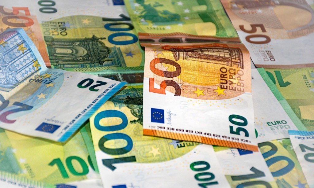 «Έρχονται» ανακοινώσεις για την «επιταγή ακριβείας» – Ποιοι θα λάβουν έκτακτο επίδομα έως 300 ευρώ το Πάσχα