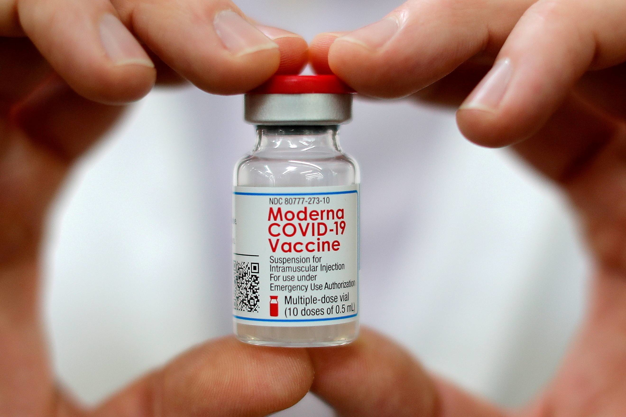 Moderna: Τι προβλέπει για τη χορήγηση τέταρτης δόσης εμβολίου;