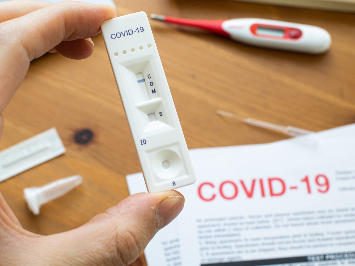Μέχρι την Πέμπτη η διάθεση των πέντε δωρεάν self test για μαθητές και εμβολιασμένους εκπαιδευτικούς