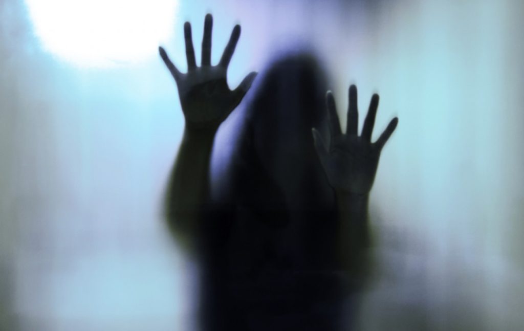 Ρόδος: Ανατροπή στον βιασμό 13χρονης από τον 39χρονο Αιγύπτιο σύντροφο της μητέρας της – Διακόπηκε η δίκη