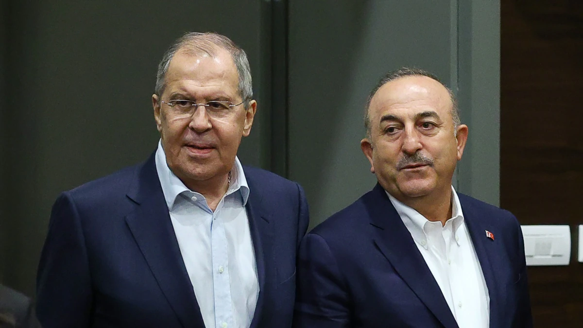 M.Τσαβούσογλου σε Σ.Λαβρόφ: «Σταματήστε τον πόλεμο»