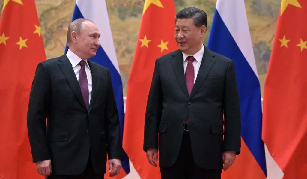 Ρωσία και Κίνα συνεργάζονται για τη δημιουργία εναλλακτικού SWIFT και «απαντούν» στις κυρώσεις της Δύσης