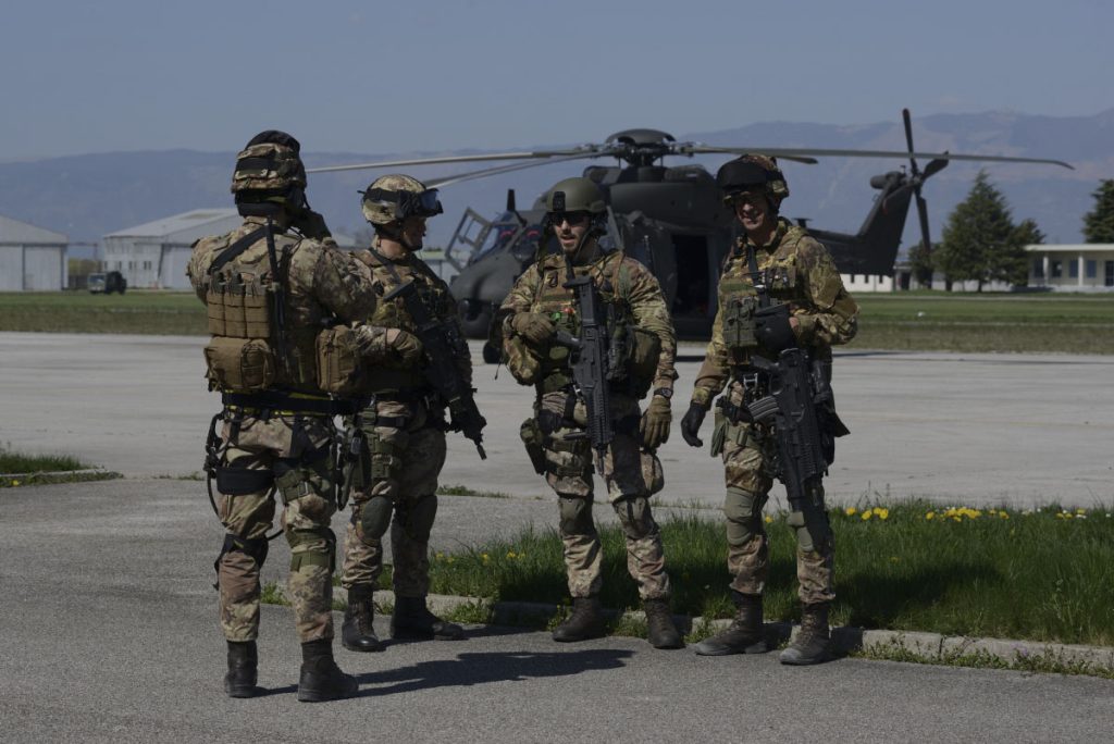 Στρατός της Ιταλίας: Ζητά «πλήρη ετοιμότητα» από τους άντρες και τις γυναίκες του λόγω των «γνωστών συμβάντων»