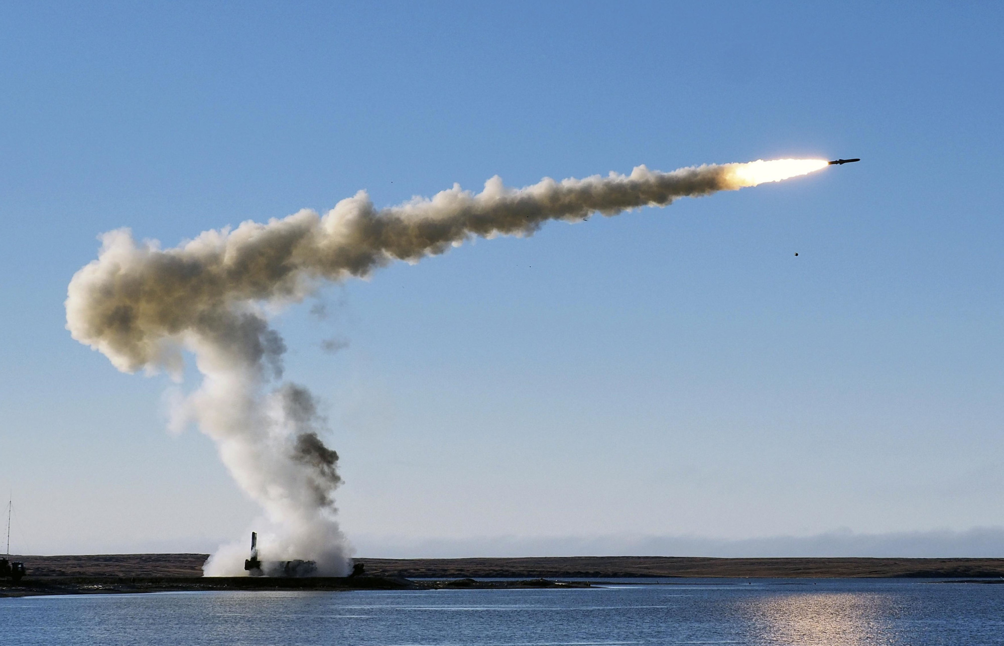 Υπό ασφυκτικό κλοιό το Κίεβο: Βομβαρδίζεται με πυραύλους cruise – Πολιορκείται η Οδησσός – Όλες οι εξελίξεις