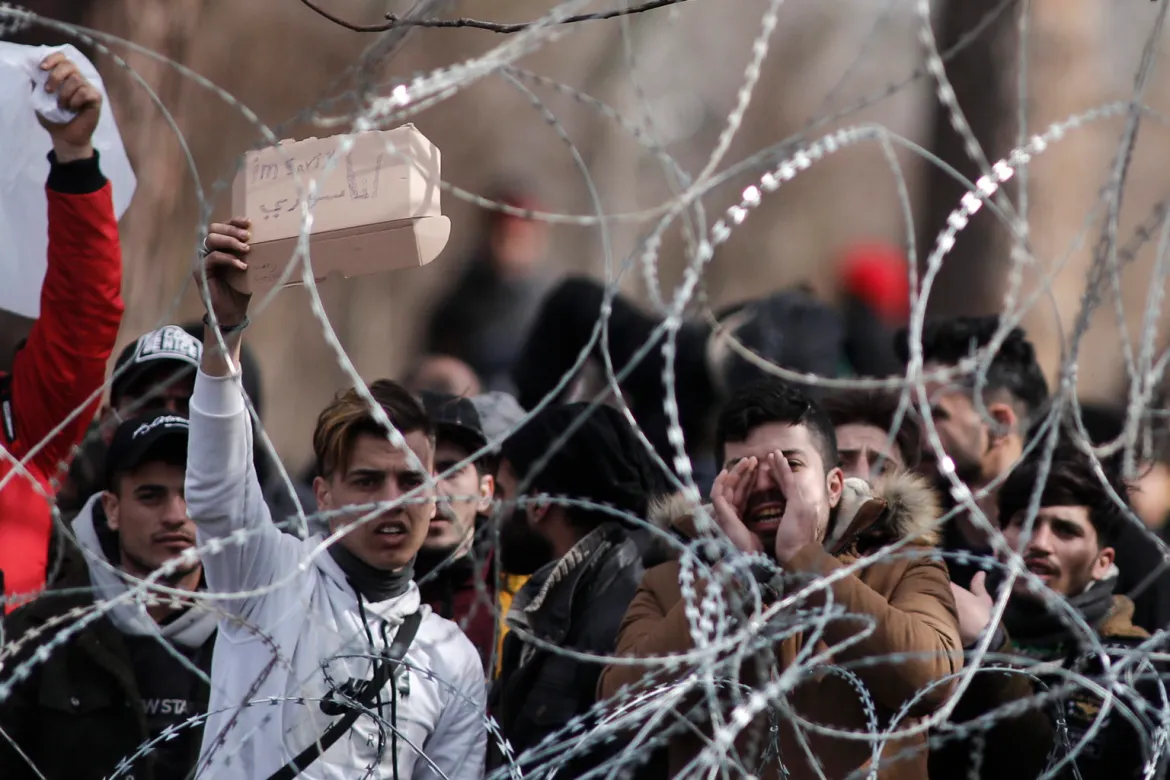 Έβρος: Τριάντα  λαθραίοι μετανάστες σε ελληνική νησίδα – Αρνούνται προκλητικά να επιστρέψουν στην Τουρκία