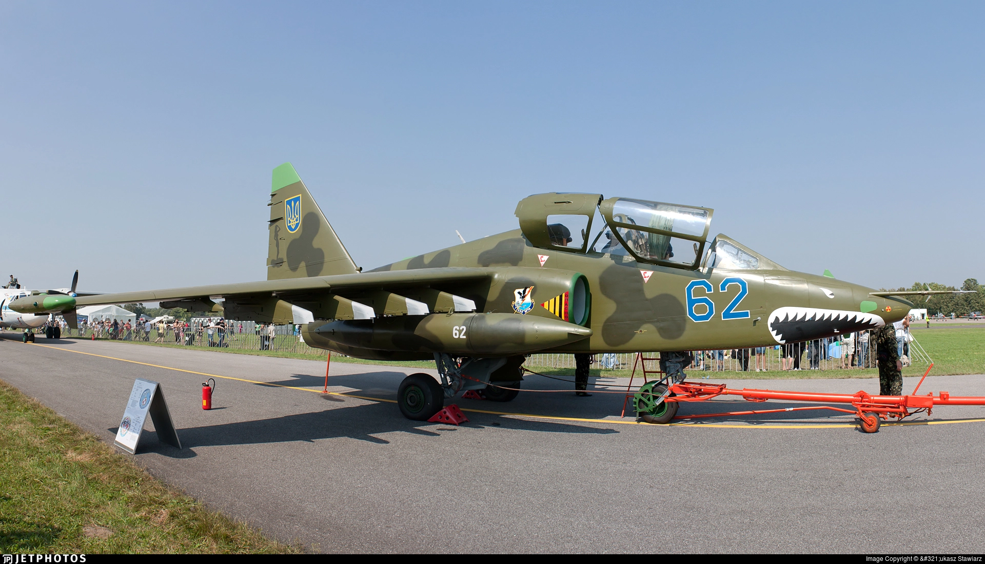 Βίντεο: Ουκρανικό μαχητικό εγγύς υποστήριξης Su-25 καταρρίπτεται στην Χερσώνα την τρίτη ημέρα του πολέμου