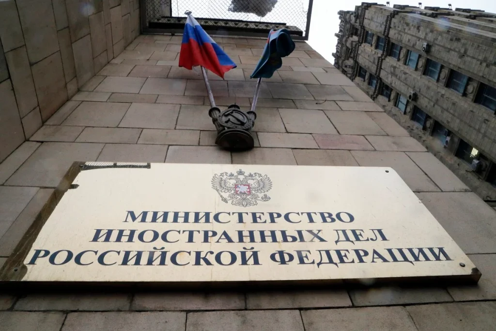 Ρωσικό ΥΠΕΞ: «Οι ειρηνευτικές συνομιλίες με την Ουκρανία συνεχίζονται»