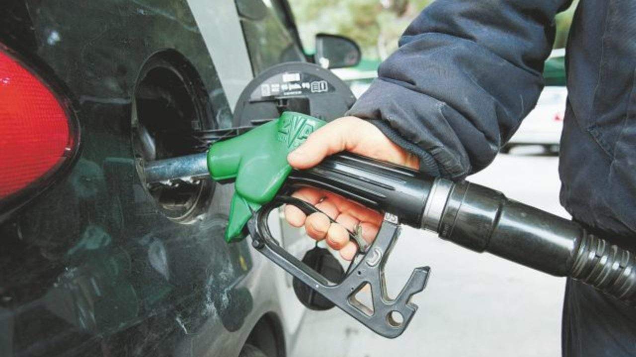 Viral έγινε ο Βρετανός που γεμίζει το ρεζερβουάρ του με… μαγειρικό λάδι λόγω ακρίβειας! (βίντεο)