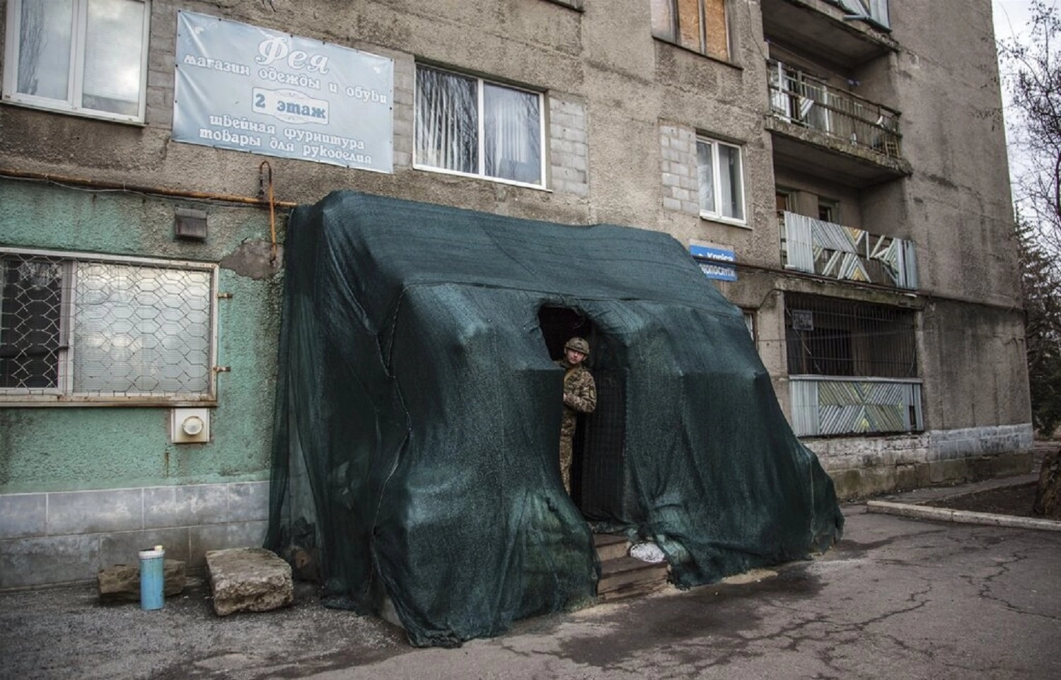 Ουκρανία: Στα χέρια ρωσόφωνων κυβερνητικά κτίρια στο Λουγκάνσκ (βίντεο)