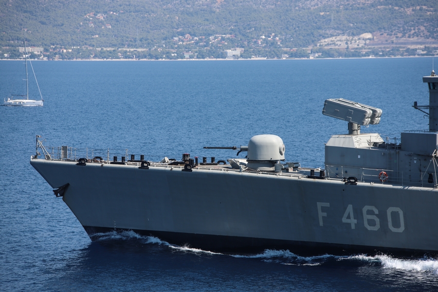 Κατασκοπεία στη Λέσβο: Νορβηγός φωτογράφος συνεργαζόταν με ΜΚΟ και φωτογράφιζε πολεμικά πλοία!