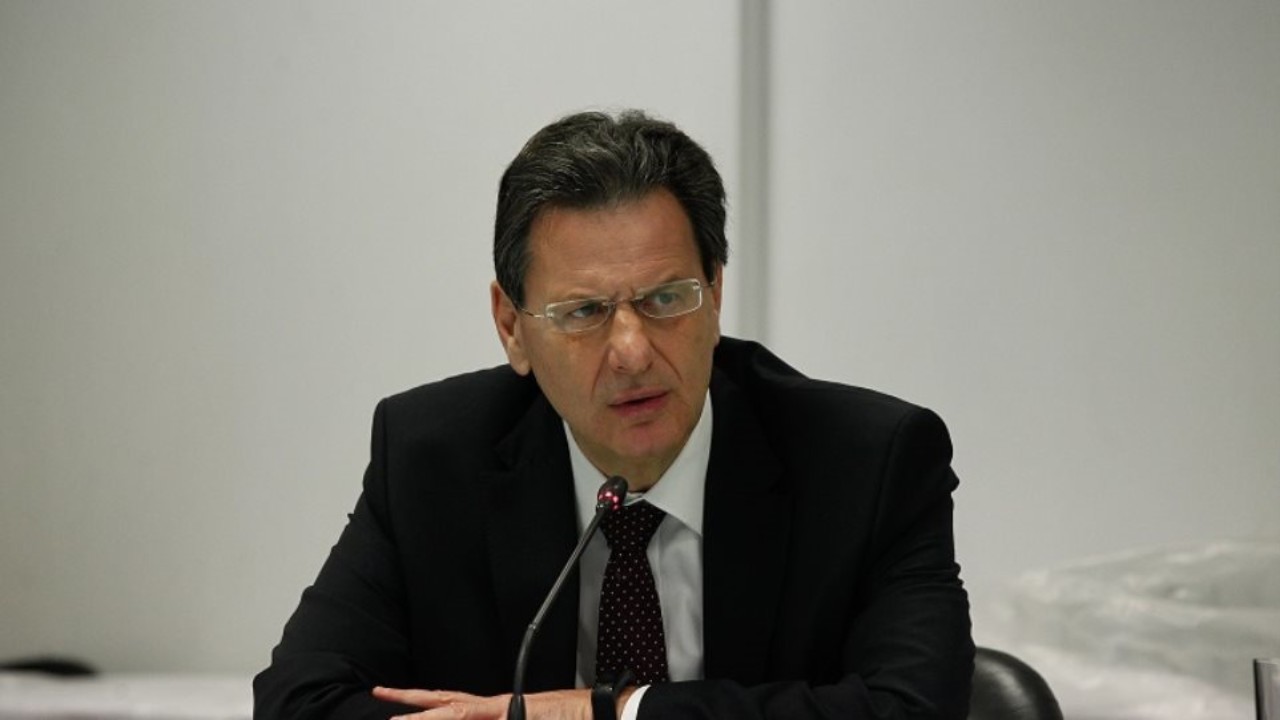 Θ.Σκυλακάκης: «Τα 22 λεπτά ανά λίτρο είναι για το φορολογητέο εισόδημα»