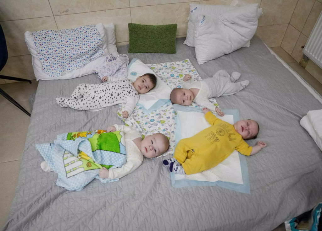 Οι Δυτικοί είχαν μετατρέψει την Ουκρανία σε «βιομηχανία παρένθετης μητρότητας»