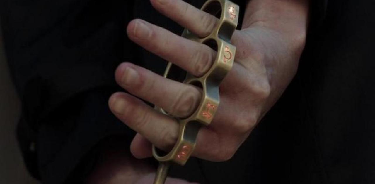 Θεσσαλονίκη: Χούλιγκανς όρμησαν στο γήπεδο κι έδειραν ποδοσφαιριστές με σιδερογροθιές!