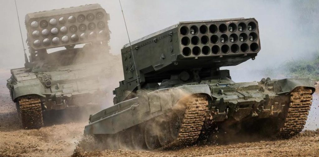 Βολές ρουκετοβόλου τακτικού πεδίου από TOS-1A του ρωσικού Στρατού δυτικά της Χερσώνας – Δείτε τι προκαλεί