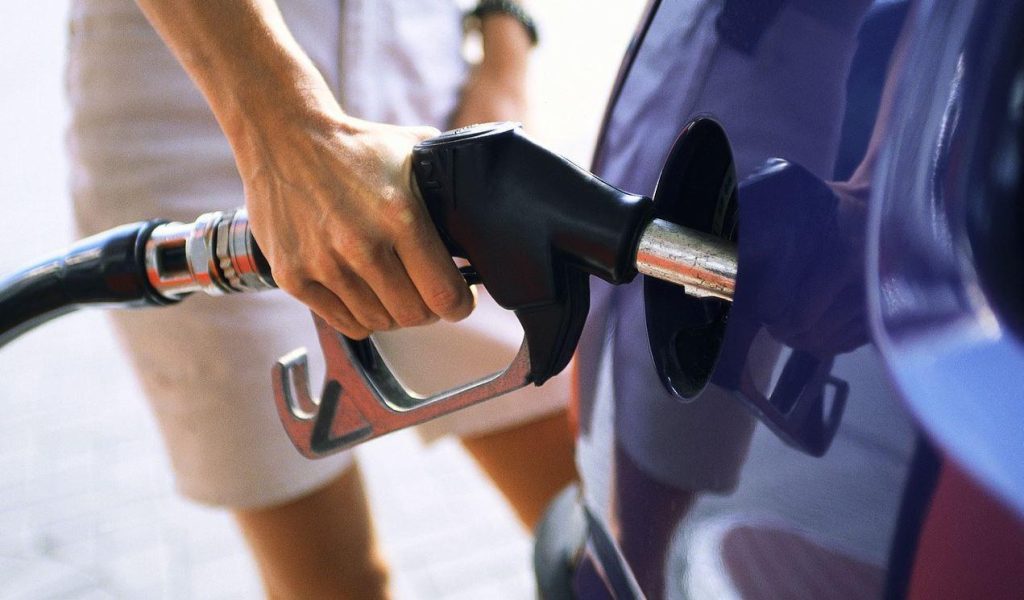 Αυτά είναι τα «σημάδια» της νοθευμένης βενζίνης – Τι πρέπει να γνωρίζετε
