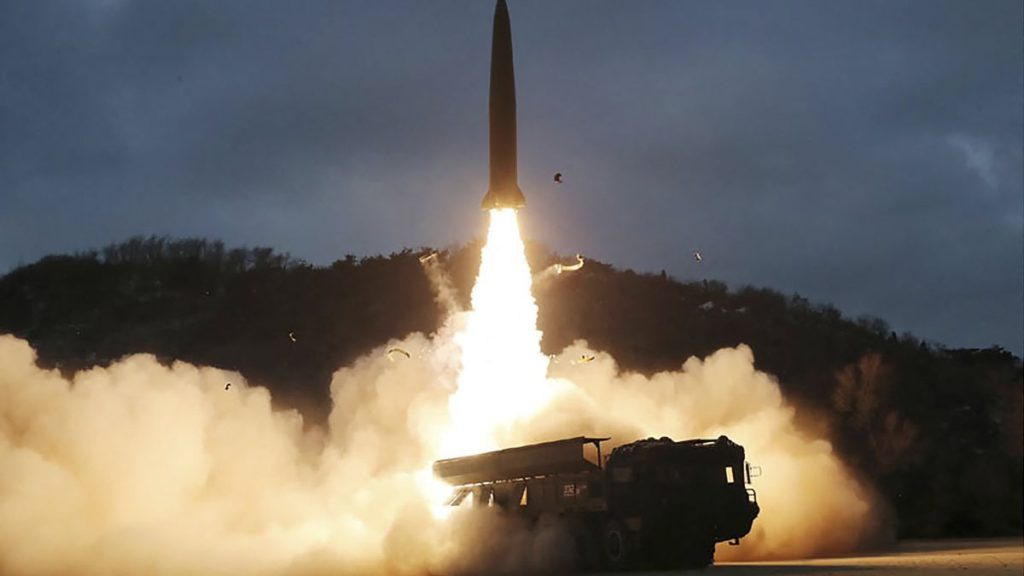 Σεούλ: «Η Βόρεια Κορέα χρησιμοποίησε εκτοξευτήρα πολλαπλών πυραύλων – Είμαστε σε ετοιμότητα»