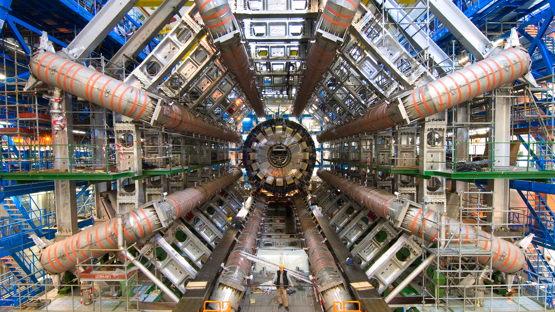 Να ανησυχήσουμε; Το CERN ξεκινά αύριο πειράματα με την μέγιστη ισχύ του για πρώτη φορά από την δημιουργία του