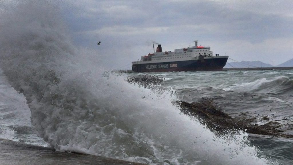 Κακοκαιρία: Απαγορευτικό απόπλου αύριο από το λιμάνι της Ραφήνας