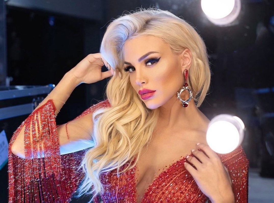 Αλεξάνδρα Παναγιώταρου: Ποζάρει ημίγυμνη και το μπούστο της προκαλεί «εγκεφαλικά»