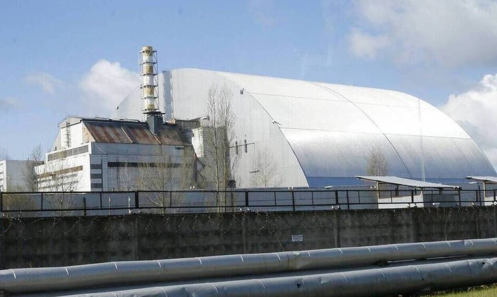 Επέμβαση στην Ουκρανία: Συναγερμός στο Τσερνόμπιλ από φωτιές κοντά στο πυρηνικό εργοστάσιο