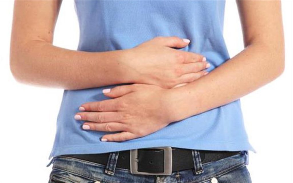 Καούρα στο στομάχι: Οκτώ σοβαρές παθήσεις με τις οποίες συνδέεται – Τι να κάνετε