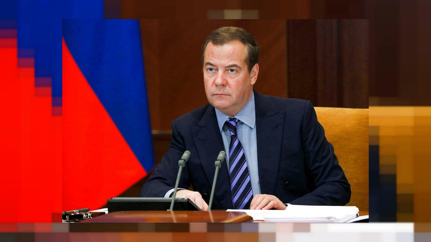 Ν.Μεντβέντεφ: «Δεν θα επιτρέψουμε να καταστραφεί η Ρωσία από την Δύση»