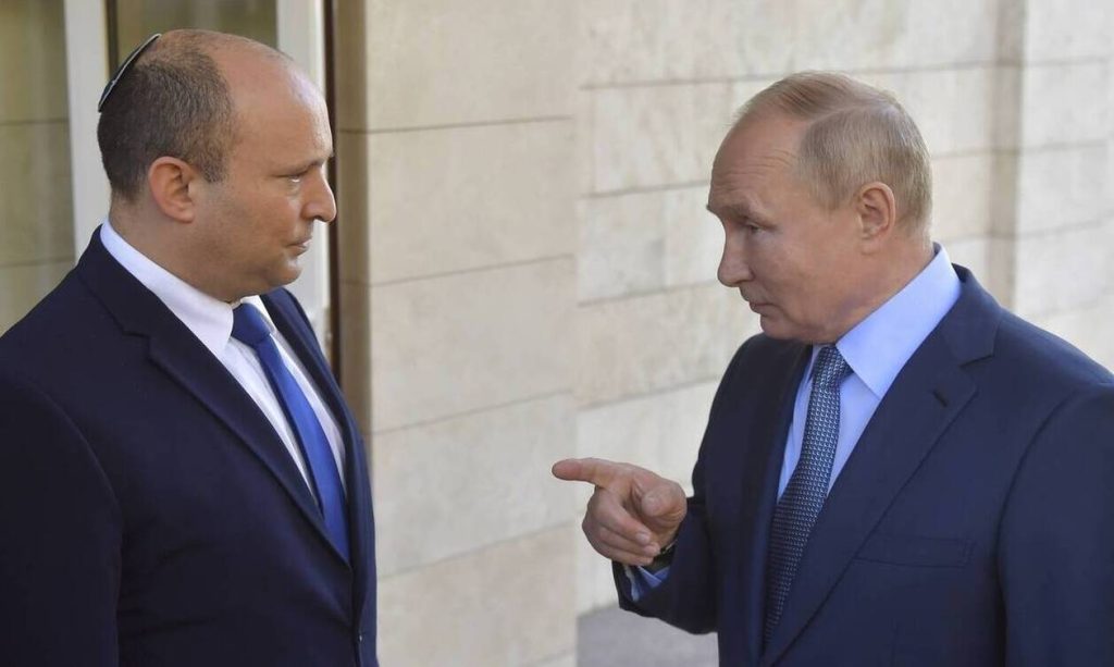 Τηλεφωνική επικοινωνία είχαν ξανά Ν.Μπένετ και Β.Πούτιν για τις ειρηνευτικές διαπραγματεύσεις