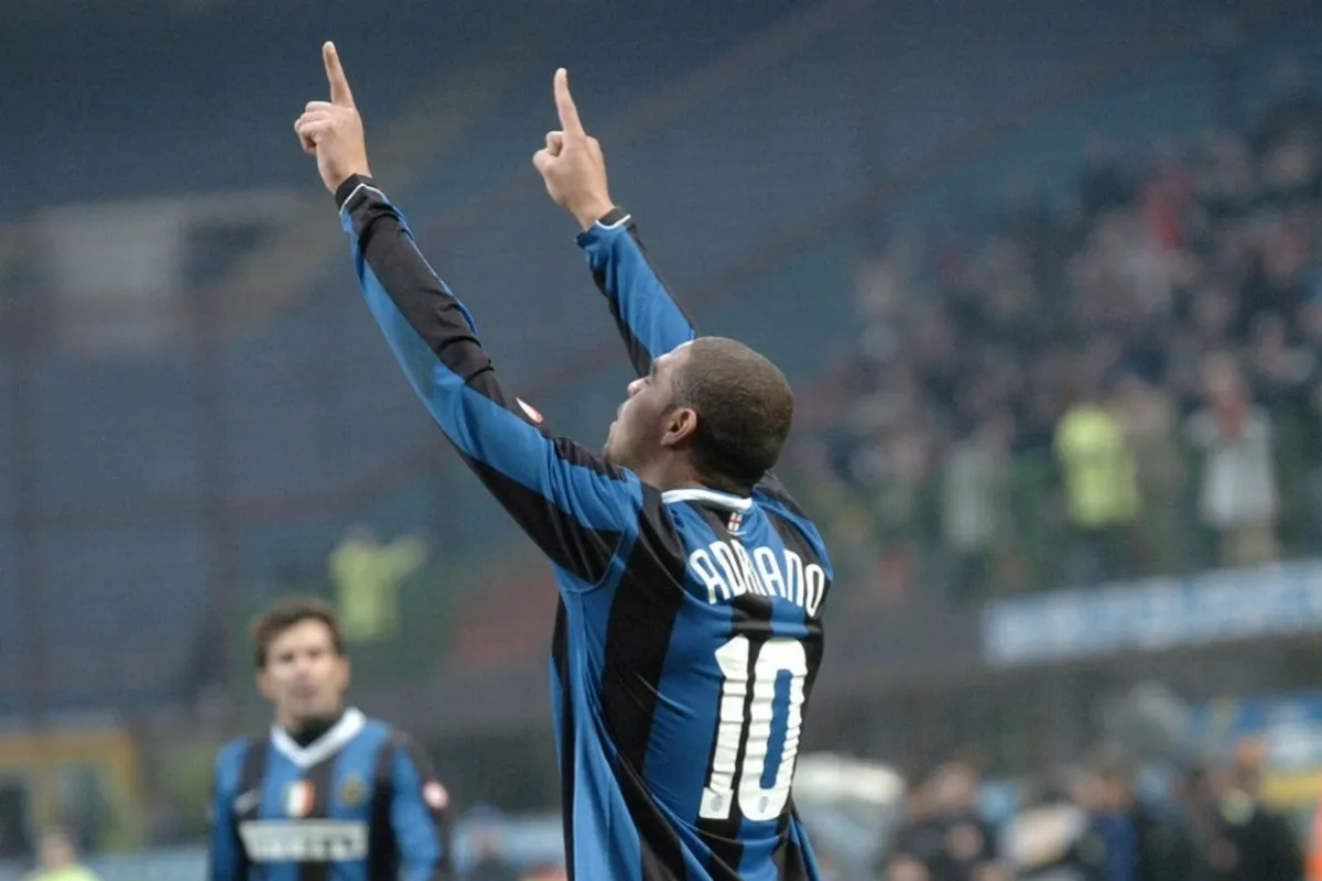 Αντριάνο: Σοκάρει η τελευταία εμφάνιση του – Kυκλοφορεί μεθυσμένος και ημίγυμνος στους δρόμους (βίντεο)