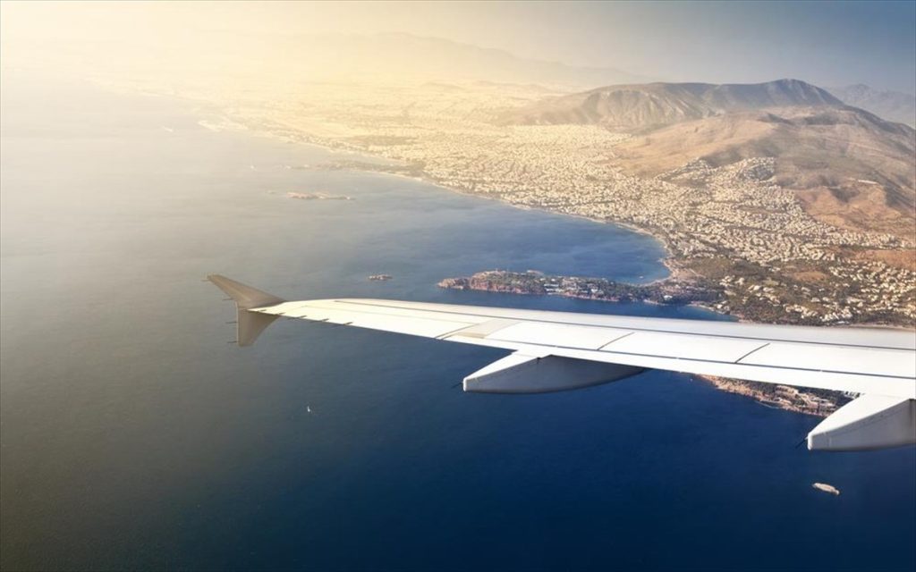 Βουλγαρία: 16χρονος πιλότος ξεκινά τον γύρο του κόσμου με ένα μικρό αεροπλάνο (φώτο)