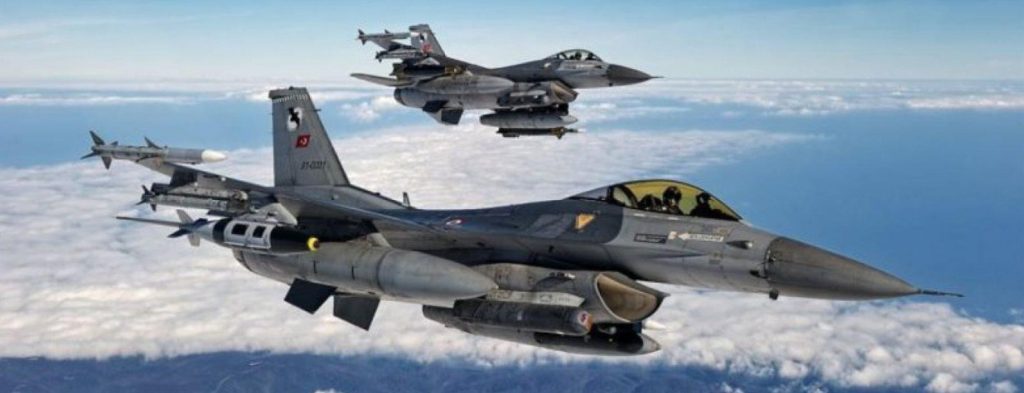 Ζεύγος τουρκικών F-16 πέταξε πάνω από πέντε ελληνικά νησιά