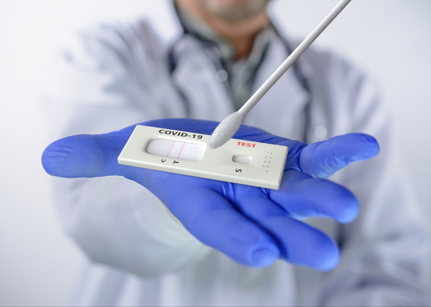 «Καμπανάκι» από τον FDA: «Επικίνδυνα τα self tests όταν δεν χρησιμοποιούνται σωστά»