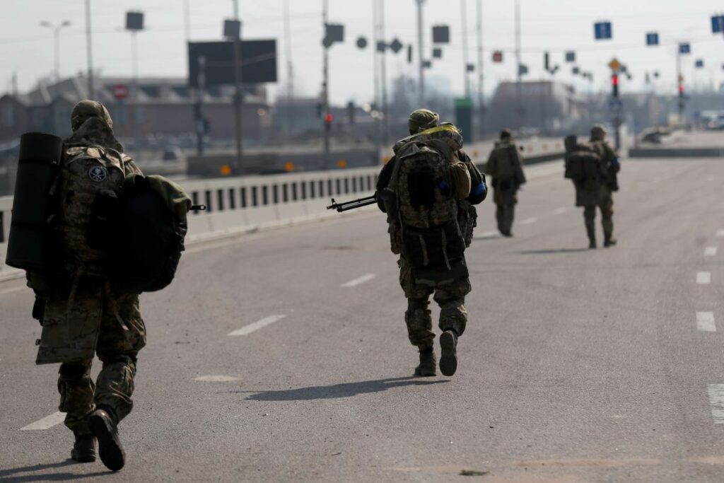 Πεντάγωνο: «Ο ρωσικός στρατός άρχισε να στήνει αμυντικές θέσεις στο Κίεβο – Δίνει βάση σε περιοχές ρωσόφωνων»