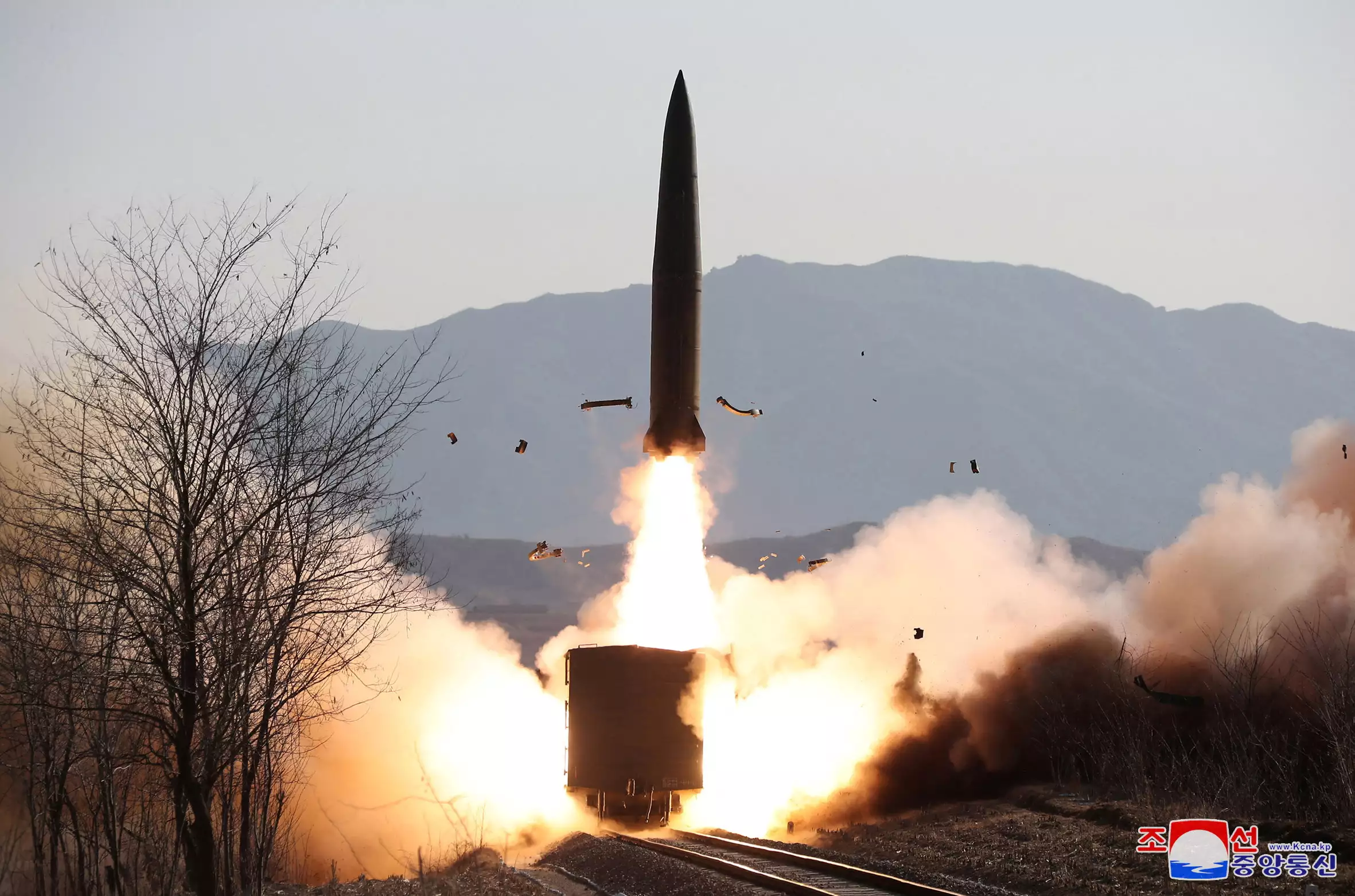 Η Βόρεια Κορέα εκτόξευσε βαλλιστικό πύραυλο «άγνωστου τύπου