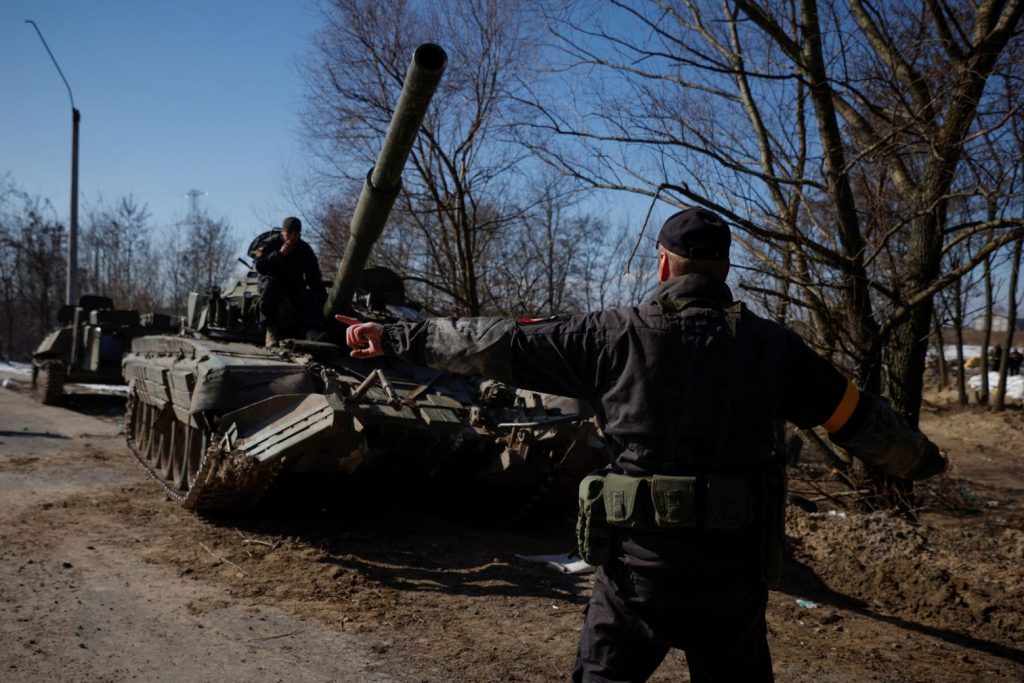 O ουκρανικός στρατός χτύπησε πολυκατοικία στο Λουγκάνσκ