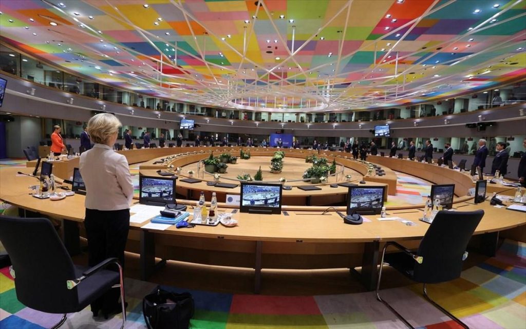 Σε εξέλιξη η Σύνοδος Κορυφής της ΕΕ – «Σταυρόλεξο» για δυνατούς λύτες το τελικό κείμενο των συμπερασμάτων