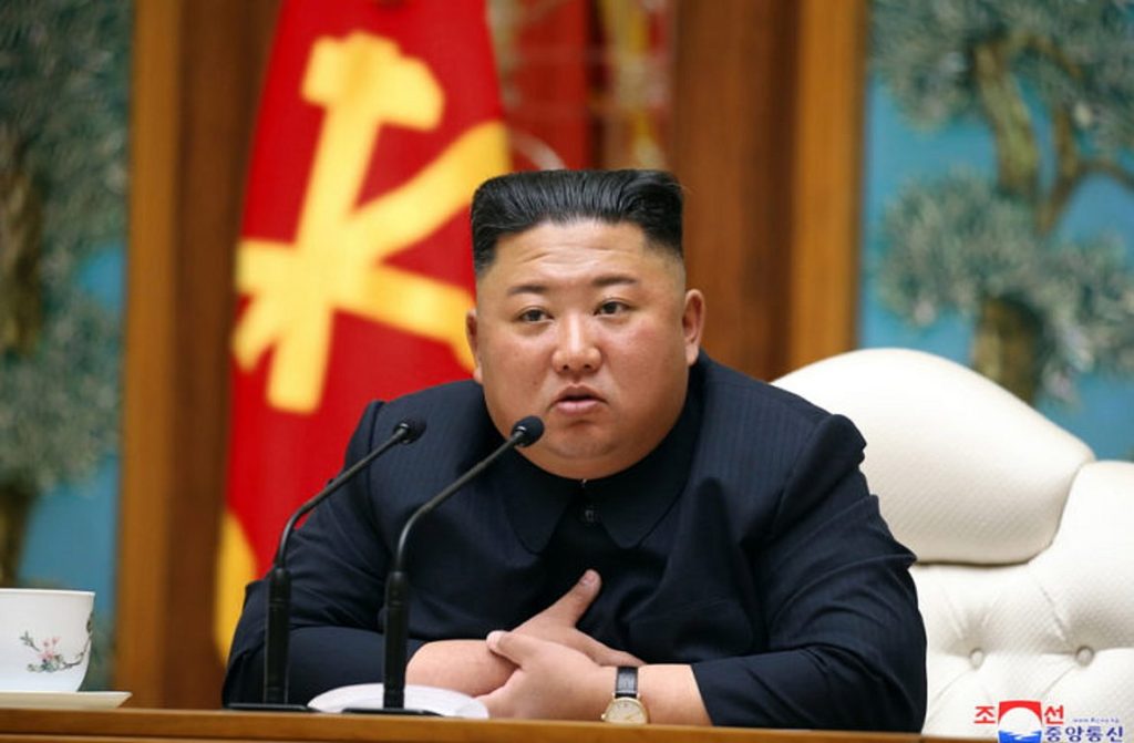 Η στιγμή που ο Κιμ Γιονγκ Ουν δίνει εντολή για εκτόξευση πυραύλου και μετά πανηγυρίζει