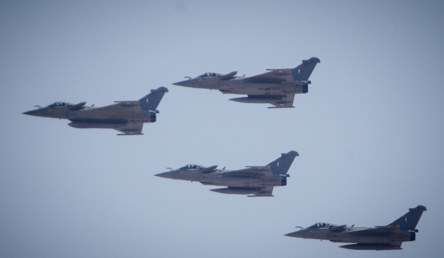 25η Μαρτίου: Εικόνες και βίντεο με τα ελληνικά Rafale στον αττικό ουρανό