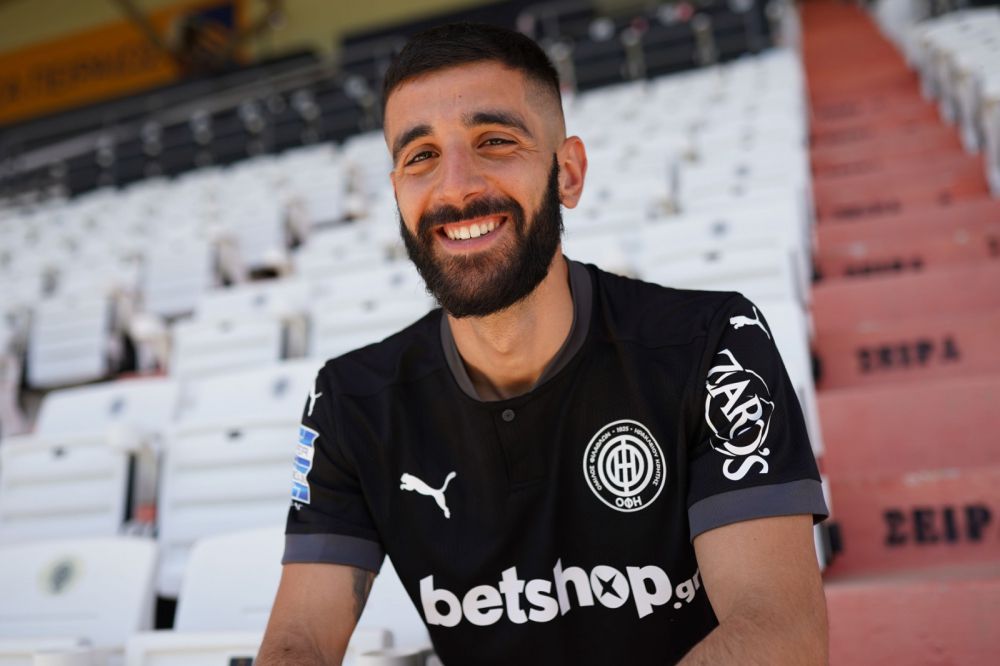 Ο Τ.Πασαλίδης του ΟΦΗ έκανε πρόταση γάμου στην αγαπημένη του μέσα σε ενυδρείο (φωτο)